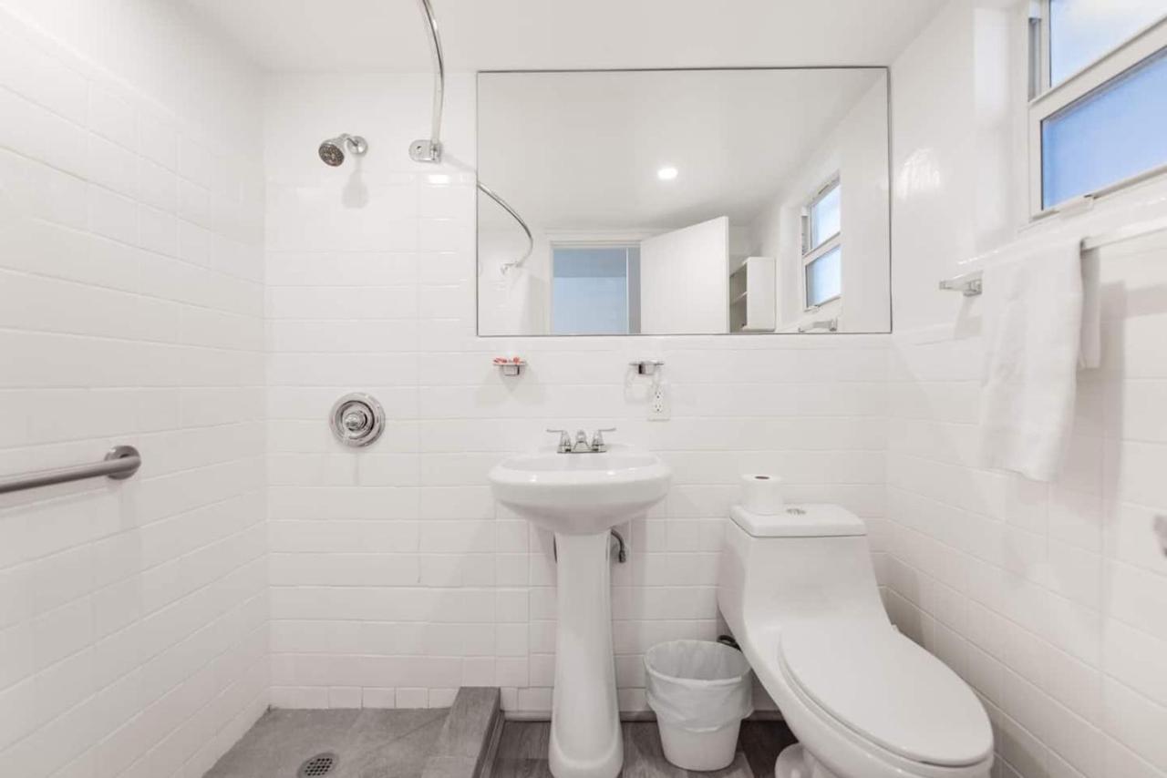 Cozy 1 Bedroom With Pool Steps From The Beach #41 Голливуд Экстерьер фото