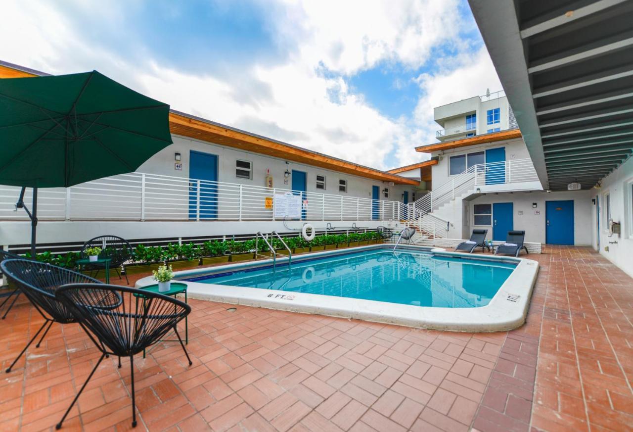Cozy 1 Bedroom With Pool Steps From The Beach #41 Голливуд Экстерьер фото